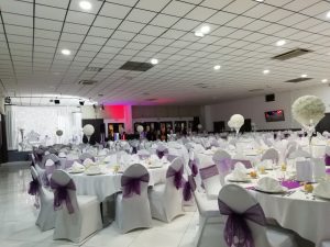 Décoration d'une salle pour un mariage à Marseille