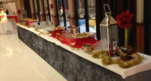 Exemple de buffet aux couleurs de Noël pour vos fêtes de fin d'année ou arbres de Noël