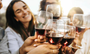 Fêtez le Beaujolais Nouveau entre amis